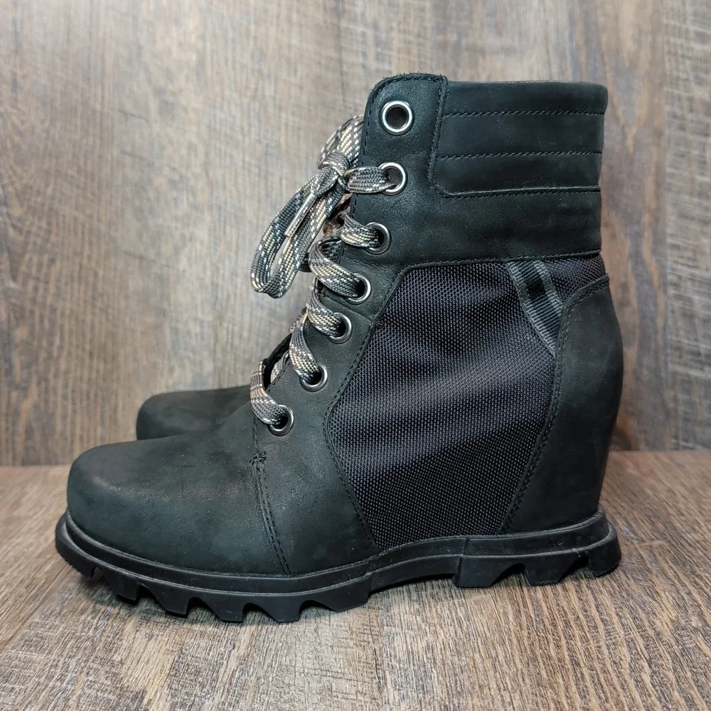 Sorel Womens Joan of Arctic Wedge III Lexie Boots Size 7.5 Black Leather Textile